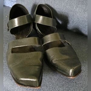 CYDWOQ Vintage Leather Kitten Heel